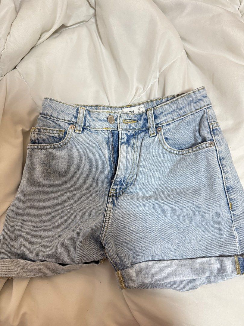 light wash denim mom shorts (Category: Shorts) located in Cainta. Submitted by audieu (Listing ID 1390304127, Image 1). Description: mango denim mom jeans size xs .