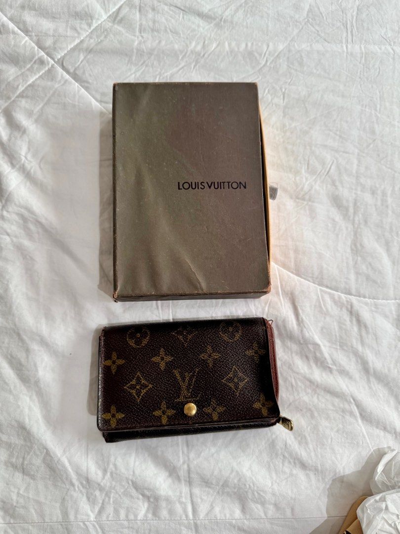 Louie Vuitton Wallet (Category: Luxury Bags & Wallets) located in Rizal. Submitted by caintarizal2024 (Listing ID 1390244099, Image 1). Description: Louie Vuitton Wallet leather monogram Bought from Japan Original.