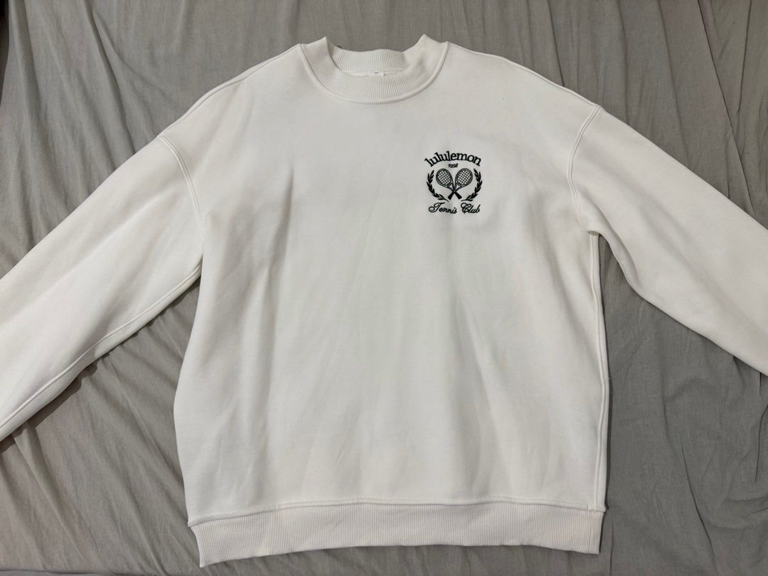 Lululemon Tennis Club Fleece Pullover (Category: Coats, Jackets and Outerwear) located in Makati City. Submitted by vvandko (Listing ID 1390272074, Image 3). Description: BILIN NIYO NA PLS!!! Pandagdag sa BTS tix! Huhu Bought in Lululemon HK! Used once in my HK trip din hehe Condition: 10/10 Can give small lululemon shopping bag if ever! Size: XS.