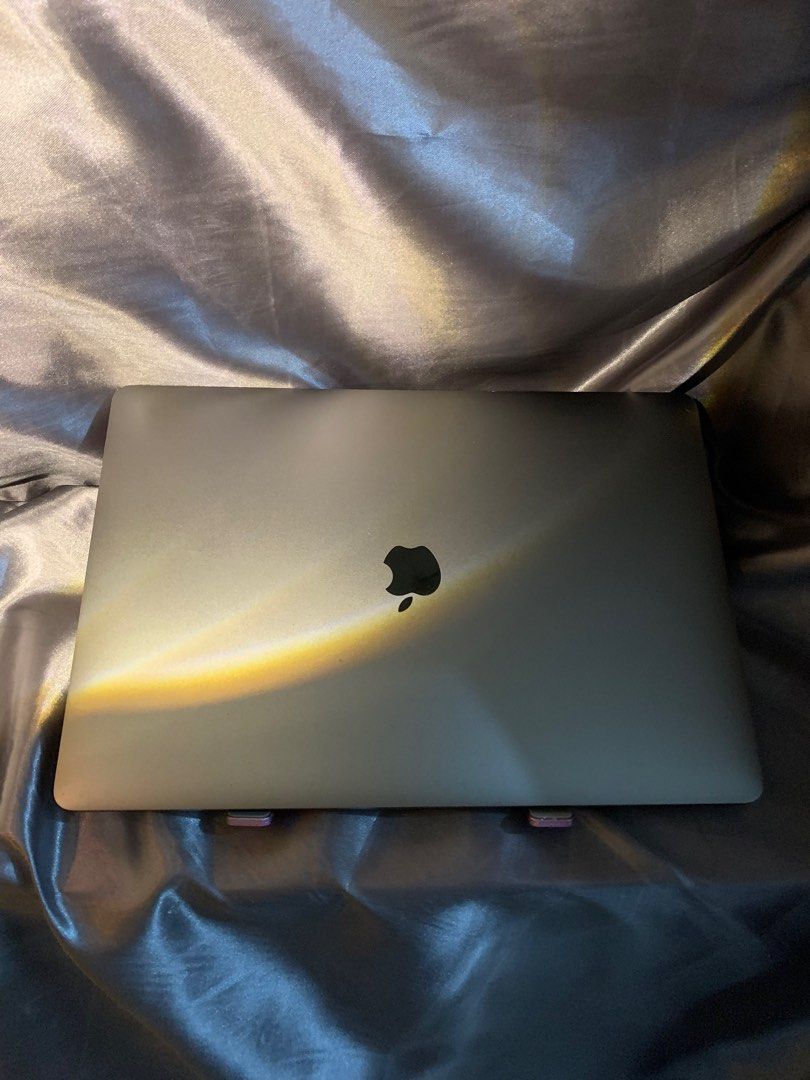 Macbook Pro Touchbar 2018 15” (Category: Laptops & Notebooks) located in Cainta. Submitted by macpodph (Listing ID 1390402492, Image 1). Description: Specifications: ⚫️Touch Bar with integrated Touch ID sensor ⚫️Space Gray 🔴Retina display 🔴15.4-inch (diagonal) LED-backlit display with IPS technology; 2880-by-1800 native resolution at 220 pixels per inch with support for millions of colors 🔴500 nits brightness 🔴Wide color (P3) 🔴True Tone tech
