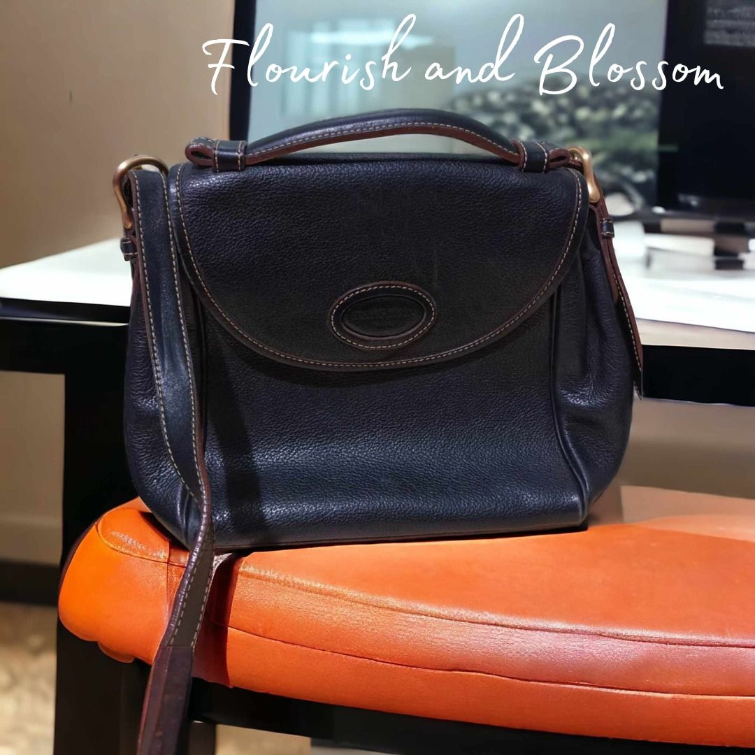 Mary Claire Cross Body Bag (Category: Luxury Bags & Wallets) located in Cavite. Submitted by tidyupper (Listing ID 1390410249, Image 1). Description: Mary Claire Brand Cross Body Bag.