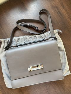 （分類：）位於 。 由 cat.00 提交（商品編號 1390303535，圖片 1）。簡介： 。