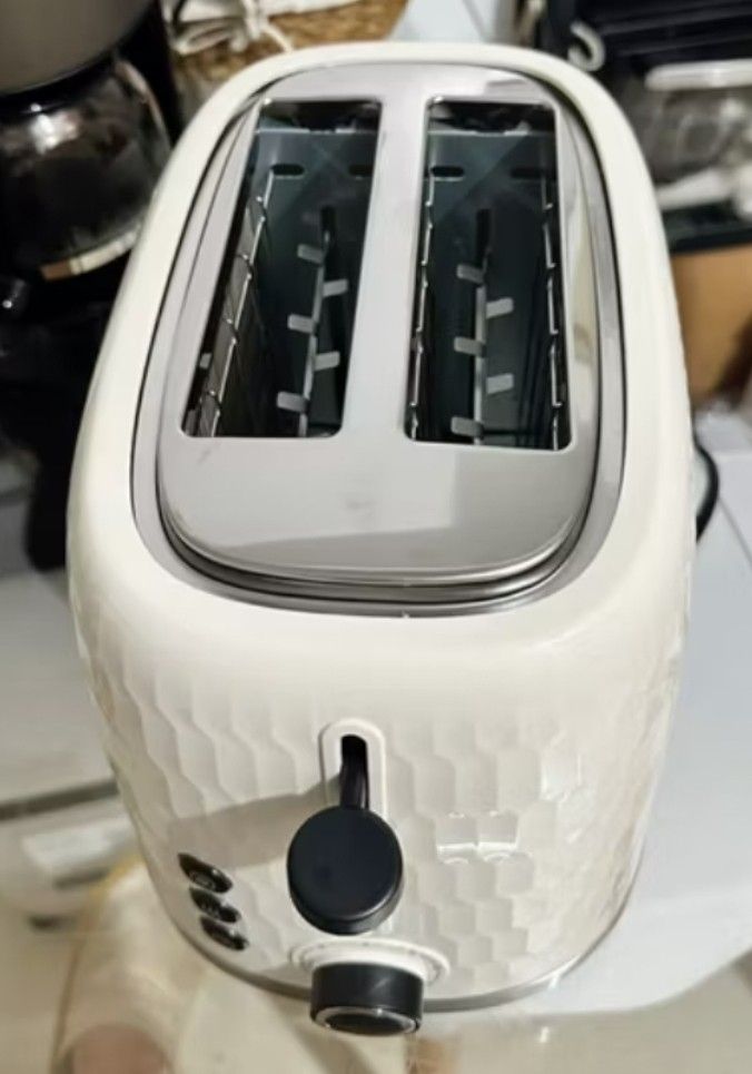 Maximus Retro Style Bread Toaster (Category: Ovens & Toasters) located in Pasay City. Submitted by glc08 (Listing ID 1390243930, Image 3). Description: .