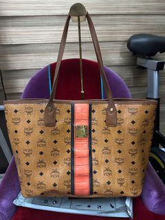 (Category: ) located in . Submitted by fashionalternatives (Listing ID 1390402477, Image 1). Description: .