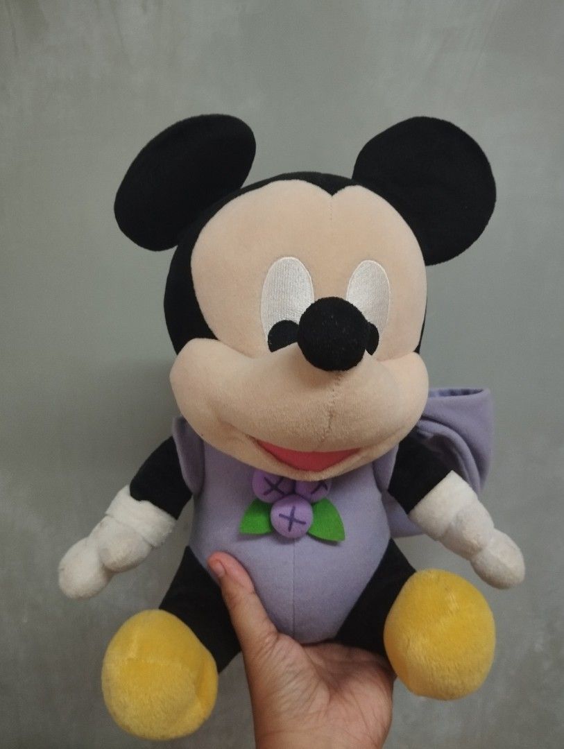 Mickey Mouse Stuff toy (Category: Plushies & Soft Toys) located in Pasig City. Submitted by cityshopperph (Listing ID 1390369656, Image 2). Description: ang ganda neto!.