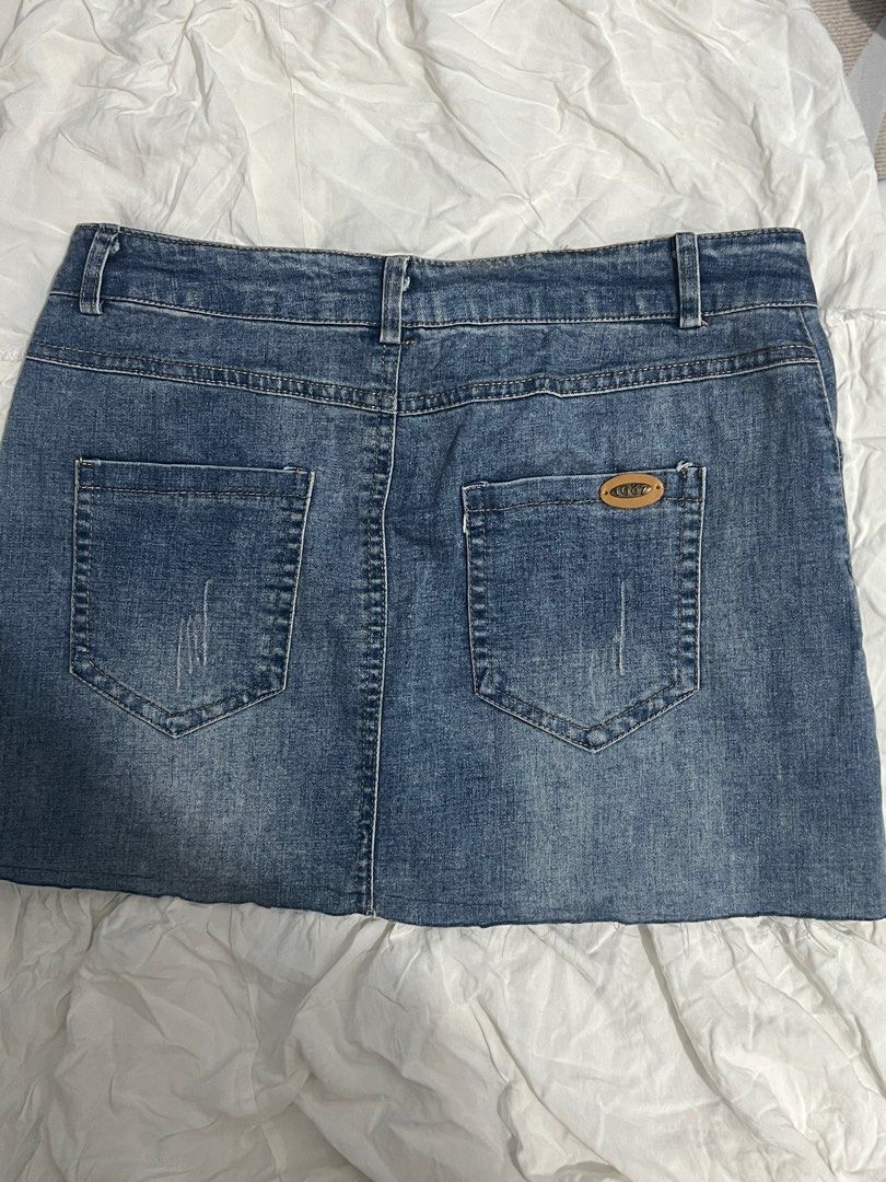 Mini Skirt (Category: Skirts) located in Valenzuela. Submitted by conconpty (Listing ID 1390312192, Image 2). Description: Mini skirt. Size: 25 Nakakasexyyyy!.