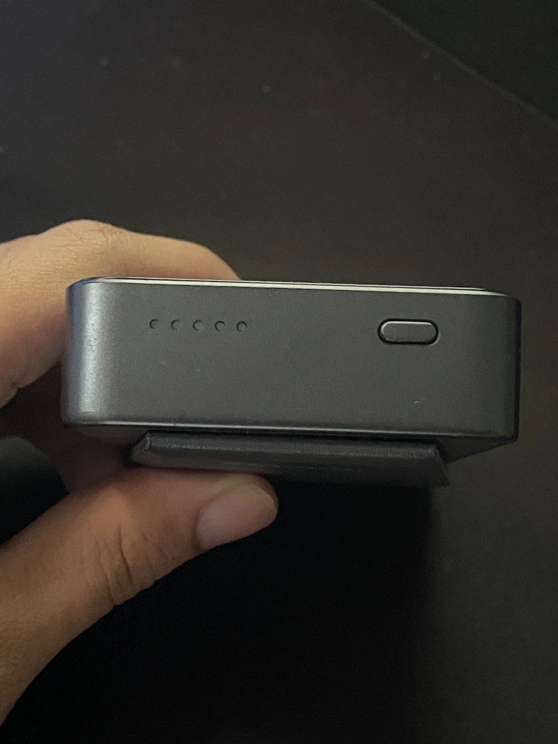 Momax q power bank (Category: Batteries & Power Banks) located in Makati City. Submitted by johnmichael2 (Listing ID 1390249366, Image 2). Description: 5000MAH Wireless charging type c cable .