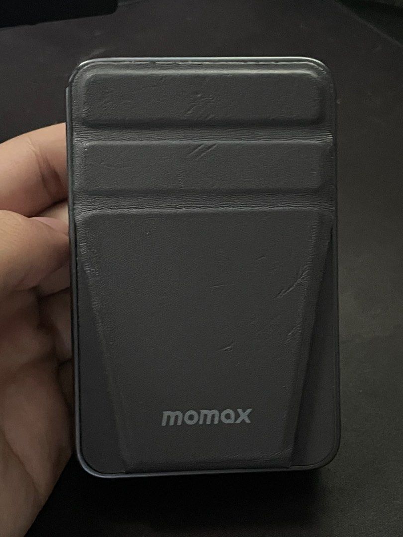 Momax q power bank (Category: Batteries & Power Banks) located in Makati City. Submitted by johnmichael2 (Listing ID 1390249366, Image 3). Description: 5000MAH Wireless charging type c cable .