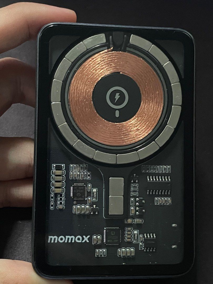Momax q power bank (Category: Batteries & Power Banks) located in Makati City. Submitted by johnmichael2 (Listing ID 1390249366, Image 1). Description: 5000MAH Wireless charging type c cable .