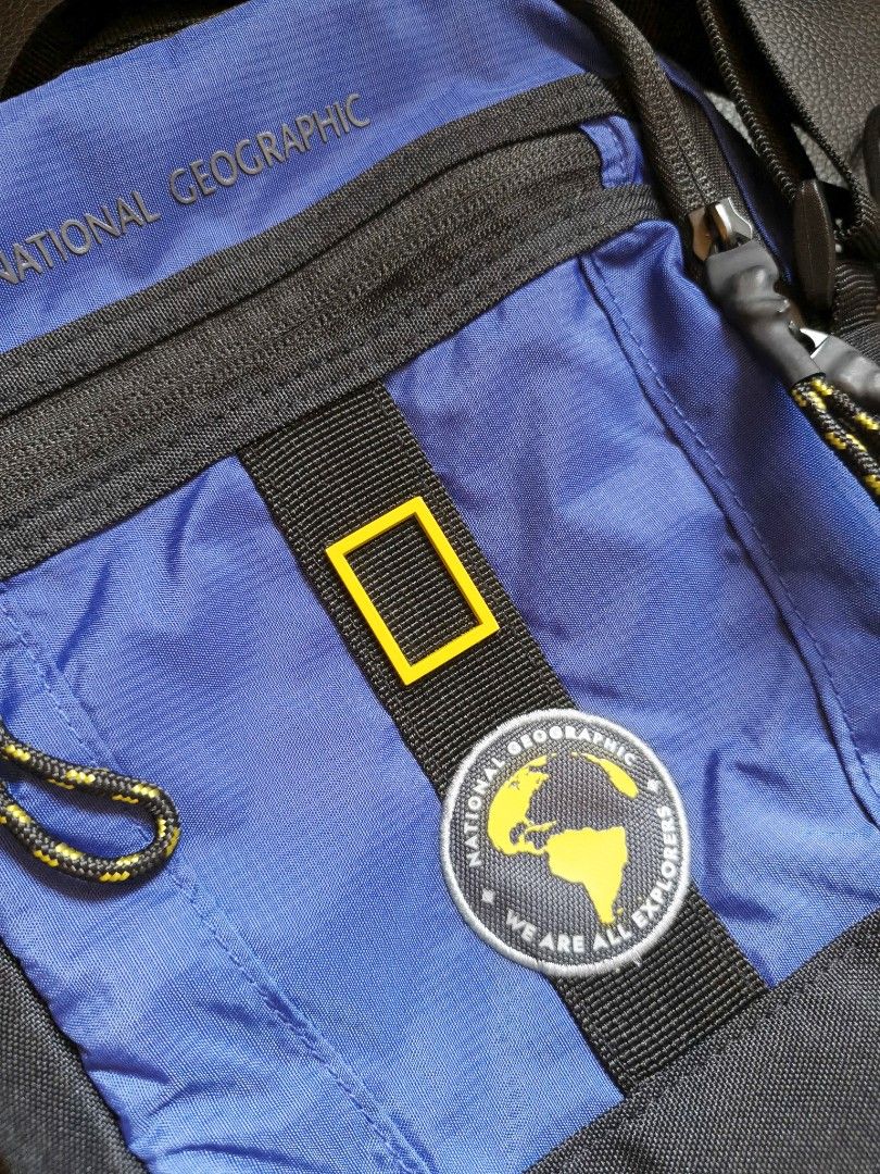 National Geographic Explorer Sling bag (Category: Sling Bags) located in Bulacan. Submitted by starterpackoo (Listing ID 1390413730, Image 2). Description: BOUGHT - AUGUST 8 2024 SOLD - NOVEMBER 28 2025 Kasama nito yung dark orange na may flap. Dalawa ko sila nabili. Maganda ito, medyo large size, dami bulsa, pang EDC. Hindi ko sya binenta agad dahil nakitaan ko sya ng ganda. Pero sa puntong ito madaming nagdatingang maganda at sobra na ako sa ba
