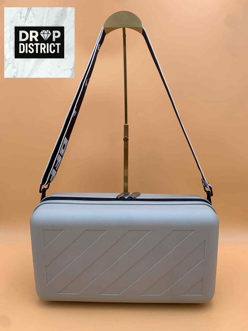 OFF WHITE x AMORE PACIFIC Box Bag (Category: Luxury Bags & Wallets) located in Rosales. Submitted by _dropdistrict (Listing ID 1390351618, Image 2). Description: Excellent Condition ✅ Authentic 💯 (no cosmetics included).