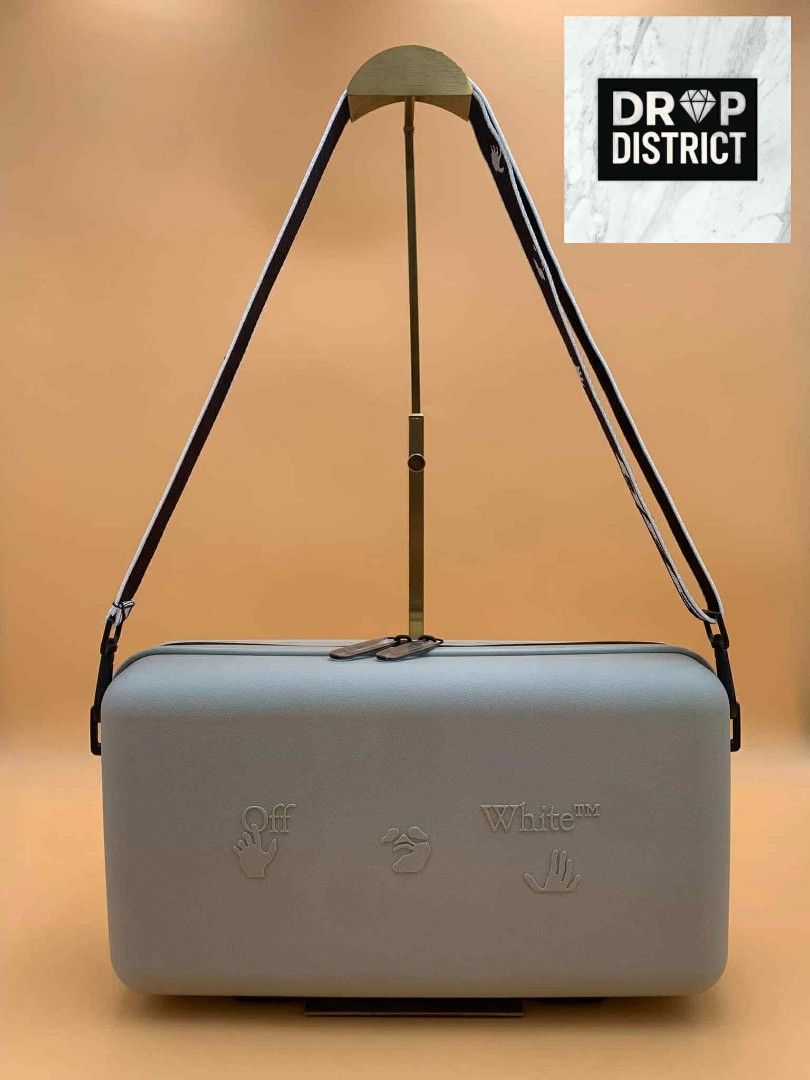 OFF WHITE x AMORE PACIFIC Box Bag (Category: Luxury Bags & Wallets) located in Rosales. Submitted by _dropdistrict (Listing ID 1390351618, Image 1). Description: Excellent Condition ✅ Authentic 💯 (no cosmetics included).