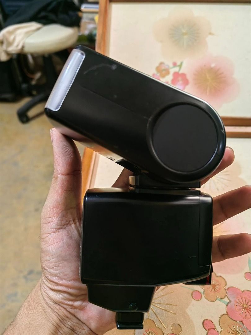 Olympus Electronic Flash G40 (Category: Flashes) located in Cebu City. Submitted by dudes_villanueva (Listing ID 1390265059, Image 3). Description: Olympus Electronic Flash G40 Note: Unit settings are responsive. But flash is not tested on actual camera. I do not have a compatible unit. Sold as is. All sales final and non-refundable. Battery not included. 📌A shoe-mount flash designed for use with Olympus IS series film cameras, particularly comp