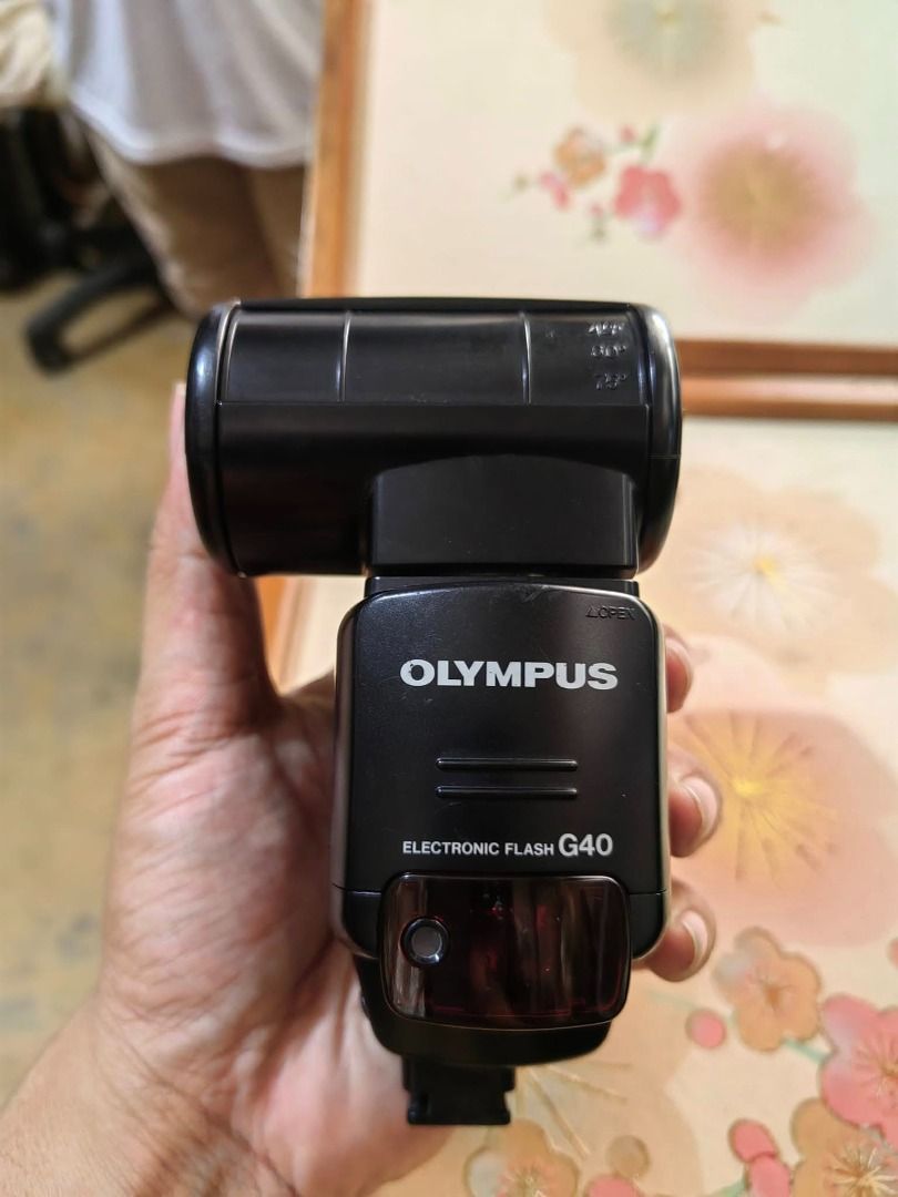 Olympus Electronic Flash G40 (Category: Flashes) located in Cebu City. Submitted by dudes_villanueva (Listing ID 1390265059, Image 2). Description: Olympus Electronic Flash G40 Note: Unit settings are responsive. But flash is not tested on actual camera. I do not have a compatible unit. Sold as is. All sales final and non-refundable. Battery not included. 📌A shoe-mount flash designed for use with Olympus IS series film cameras, particularly comp