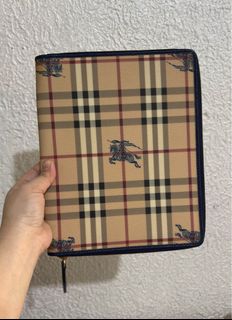 (Category: ) located in . Submitted by dalle_closet (Listing ID 1390244420, Image 1). Description: .