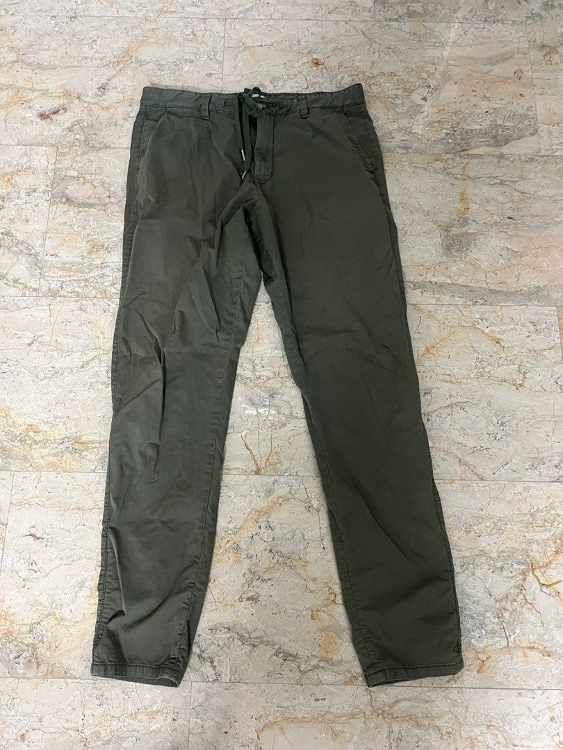 Pull&bear pants (Category: Chinos) located in Subang Jaya. Submitted by hope666 (Listing ID 1390287793, Image 1). Description: Pull&bear pant Size M Rm30 siap pos.