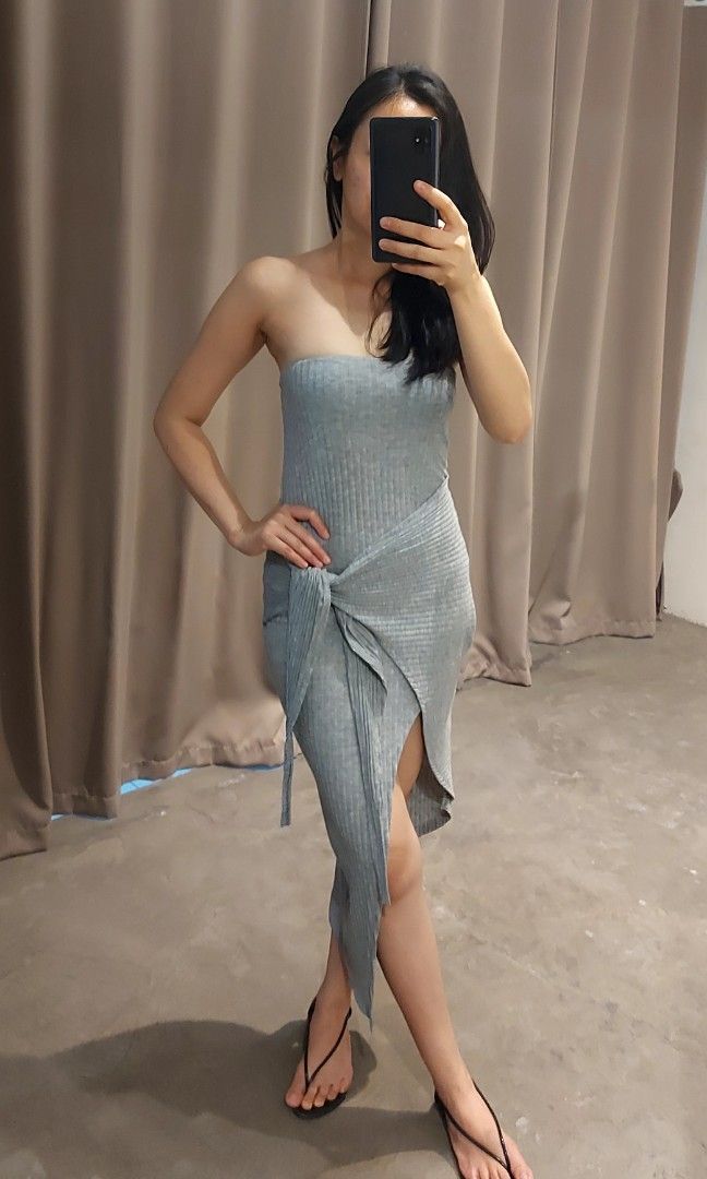 Ribbed Gray Tube Dress (Category: Dresses) located in Angono. Submitted by ajogba (Listing ID 1390338414, Image 1). Description: Size: Small, with slit ❤️ RFS: Decluttering /Moving Out Note: Available to purchase until September 15. MOP: GCash Zara as helping tag only..