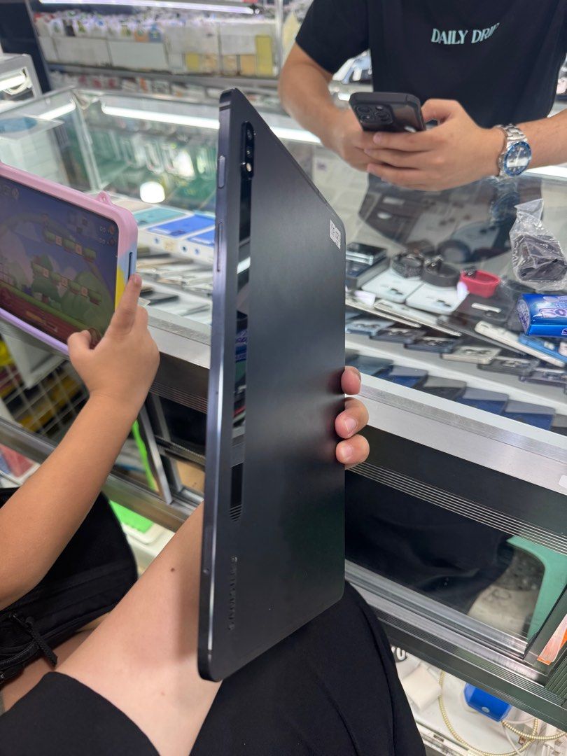 Samsung Tab S7 128gb LTE No issue (Category: Android) located in San Juan City. Submitted by javedsgadgetshop (Listing ID 1390234921, Image 3). Description: INSTALLMENT OPTIONS : SPAY LATER / GGIVES / CREDIT CARD! WE BUY AND SELL SO PWEDE MAGBINTA OR SWAP ! Quick Specs : 💵 Samsung Tab S7 •128gb •NTC Variant •Good batt health •Factory Unlock •95% Smoothness •No hidden issue | No Repaired •100% Authentic | Not Refurbished •w/ OEM Charger & store w