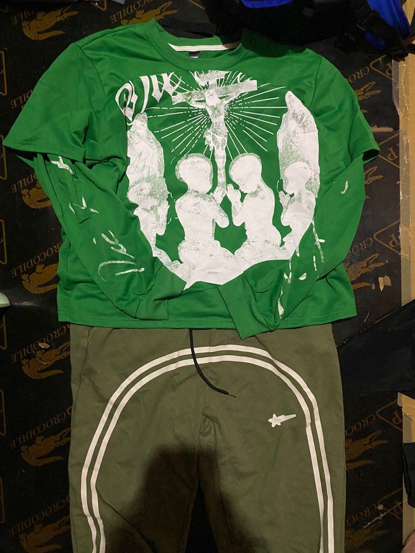 Shein street wear (Category: Activewear) located in Quezon City. Submitted by lv.saint (Listing ID 1390319553, Image 1). Description: Long sleeve xl Pants xl.