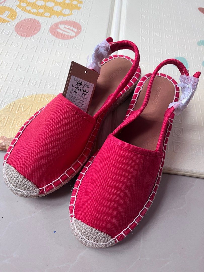 Rush Sale! Espadrille Slip On from Korea (Category: Sandals) located in Makati City. Submitted by shoplin (Listing ID 1390305776, Image 1). Description: Size: 240 (24cm) Bought in Korea. Excellent quality. Shoopen Brand from Korea Red Espadrille Location: Makati Payment first basis Gcash Buyer pays SF.