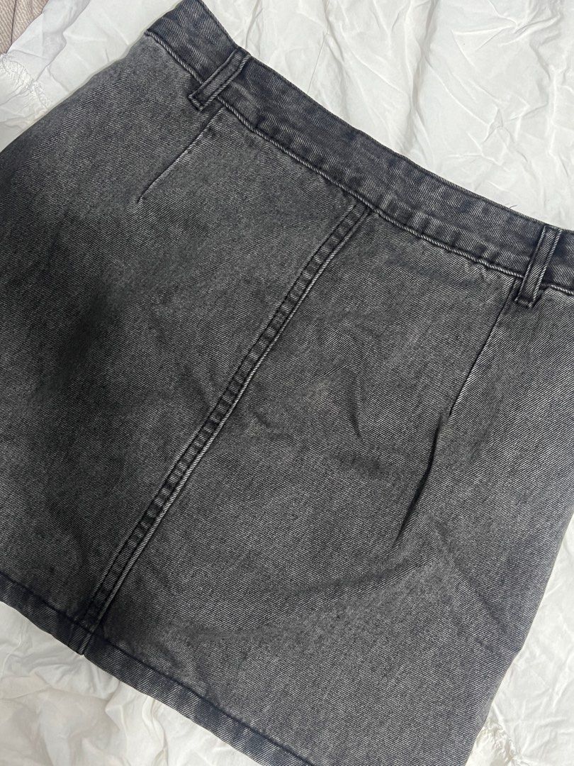Skirt/ SKORT (Category: Skirts) located in Valenzuela. Submitted by conconpty (Listing ID 1390311661, Image 3). Description: RFS: Not my size Size niya is 27. Super goods din siya :).