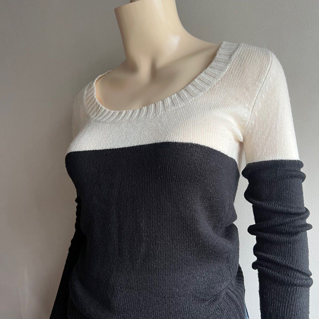 Tally Weijl Sweater Two Tone Sweater (Category: Longsleeves) located in Taguig. Submitted by _artsyfab (Listing ID 1390397119, Image 2). Description: Condition: 10/10 Size: fits S-M (XS on tag) Length (layflat): 26.5in Width (layflat): 13-18in stretch 💃mannequin size: 33-23.5-37in.