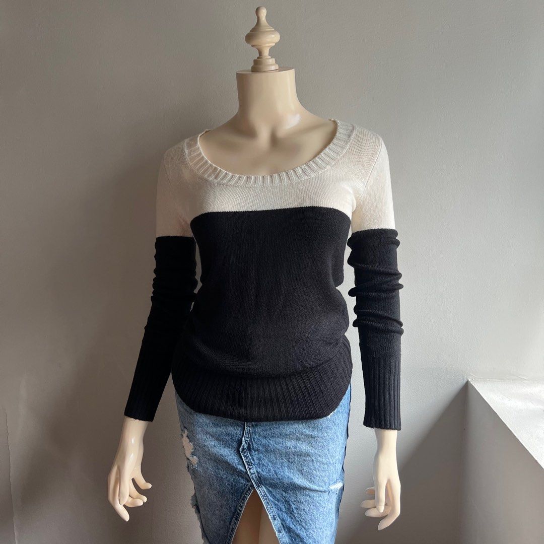 Tally Weijl Sweater Two Tone Sweater (Category: Longsleeves) located in Taguig. Submitted by _artsyfab (Listing ID 1390397119, Image 1). Description: Condition: 10/10 Size: fits S-M (XS on tag) Length (layflat): 26.5in Width (layflat): 13-18in stretch 💃mannequin size: 33-23.5-37in.