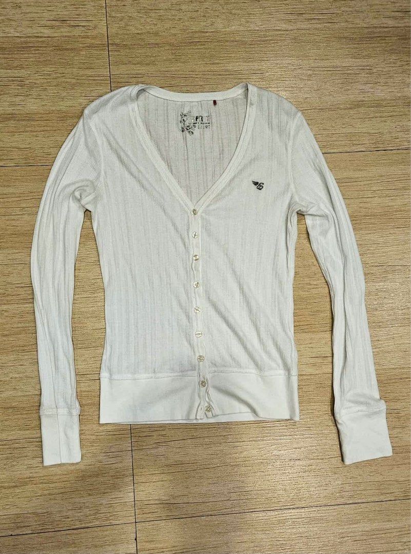 vintage esprit rib knit longsleeve (Category: Coats, Jackets and Outerwear) located in Quezon City. Submitted by jjjaaannn (Listing ID 1390348288, Image 1). Description: embroidered wing design can work as henley top color rate 10/10 size xs-small tags. y2k alt grunge abercrombie hollister henley babydoll.