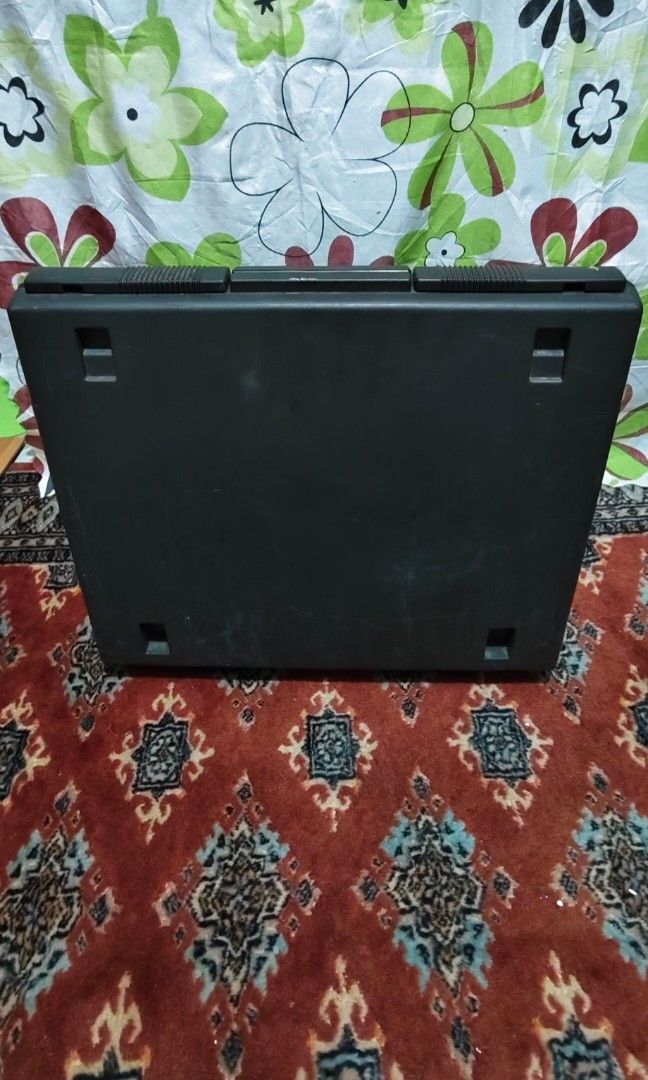 Vintage typewriter (Category: Office & Business Technology) located in Manila. Submitted by roblazo25 (Listing ID 1390411671, Image 3). Description: vintage typewriter pick up dito sa bahay not tested.