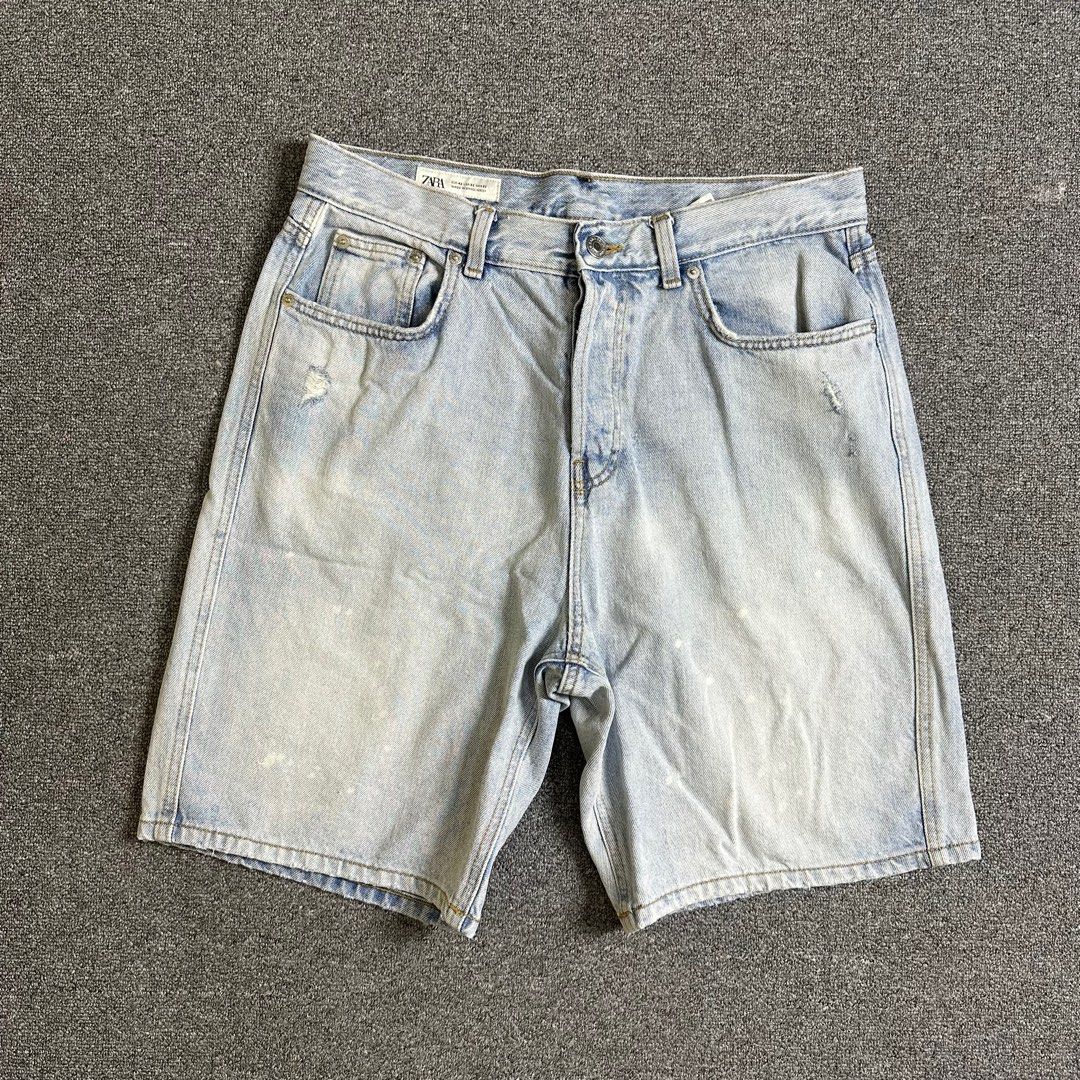 ZARA Ripped Denim Shorts (Category: Shorts) located in Quezon City. Submitted by leaneder23 (Listing ID 1390300414, Image 3). Description: Sobrang nice ng design Design nya yung mga punit punit at faded Srp around ₱2,595 Used less than 5x Length: 20.5 inches Width: 16.5 inches (Perfume not included) Manage your expectations as this is my preloved item RFS: Decluttering Quezon City Area.