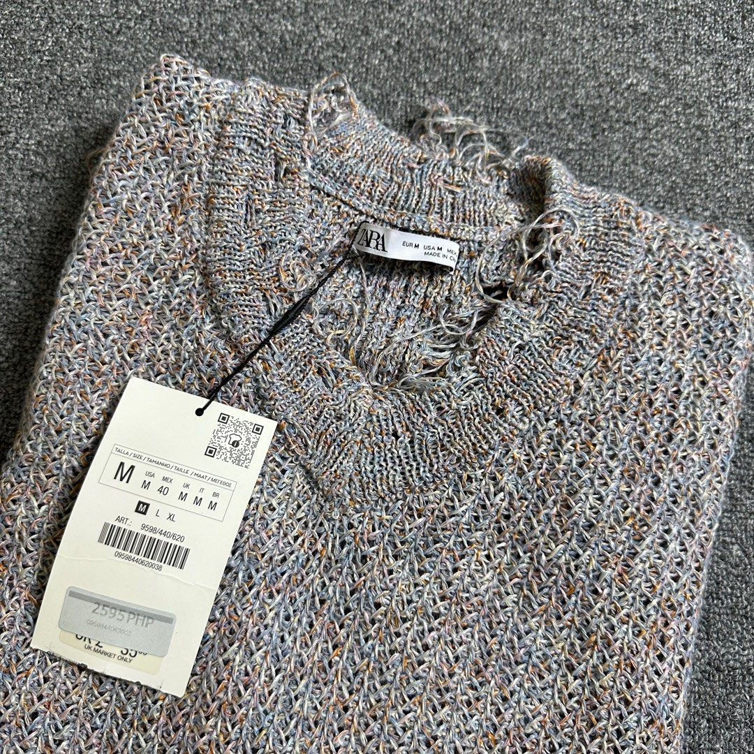 ZARA Ripped Knitted Vest (Category: Tshirts & Polo Shirts ) located in Quezon City. Submitted by leaneder23 (Listing ID 1390303698, Image 2). Description: Brand New Zara Ripped Vest Natambak lang sa cabinet :( SRP ₱2,595 Length: 26.5 inches Width: 22.5 inches (Perfume not included) RFS: Decluttering Quezon City Area.