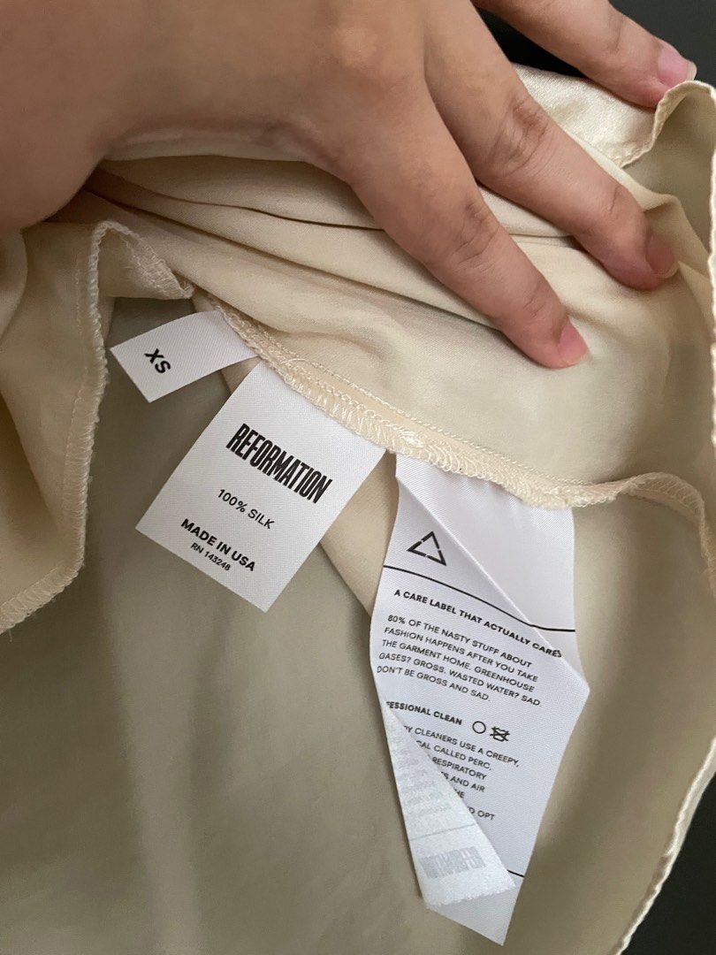 100% Silk Reformation Sexy Top (Category: Sleeveless) located in Rizal. Submitted by ethriftstudios (Listing ID 1393670065, Image 3). Description: .