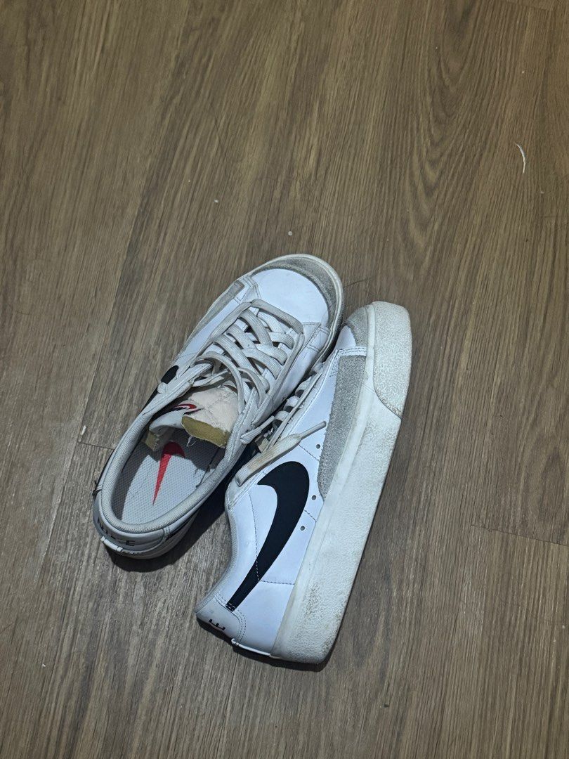 7.5 NIKE BLAZER LOW VINTAGE (Category: Sneakers) located in San Fernando. Submitted by alt_thea (Listing ID 1393796257, Image 1). Description: - worn like 5-6 times only - madumi lang so needs cleaning - slightly nego - rfs: naka stock lang :( mod: lalamove/jnt/grab if within metro manila, outside ncr - jnt meetup: katipunan mop- bank (pnb), gcash.