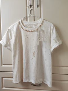 女裝上衣 白色襯衫 領囗有貝殼珍珠配飾 時尚清爽 😍👍64206800420355110