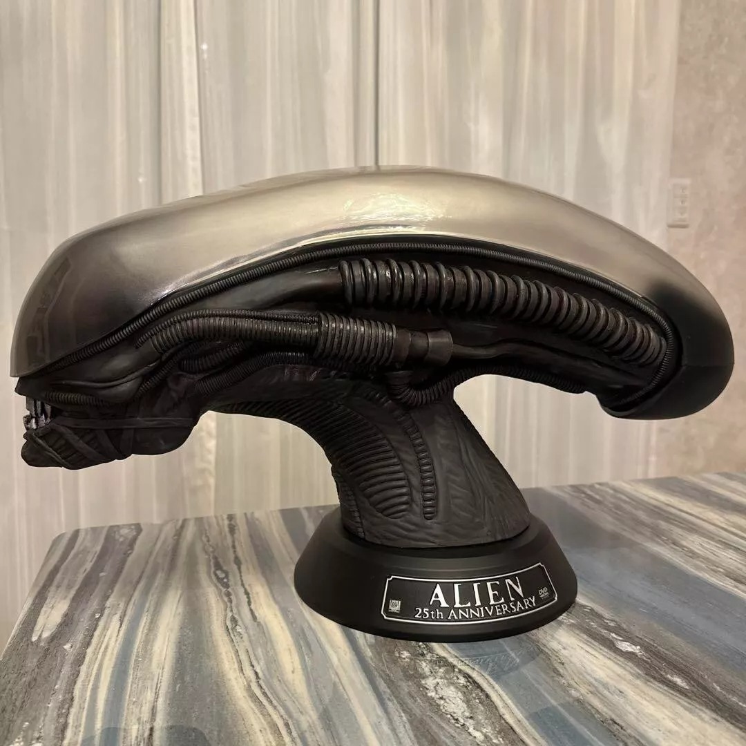 ALIEN 25 週年紀念版異形頭像和 Mini Kubrick Alien（DVD 丟失） lfmckp ALIEN 25th ...
