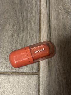 AMUSE Lip Gloss in Shade 0764233213637251110