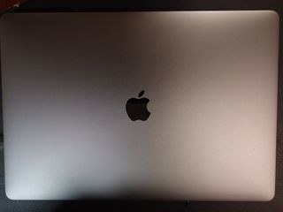 Apple MacBook Pro 2017 A1707 i7 16GB Ram broken machine won't turn on bid your price64193539270019110