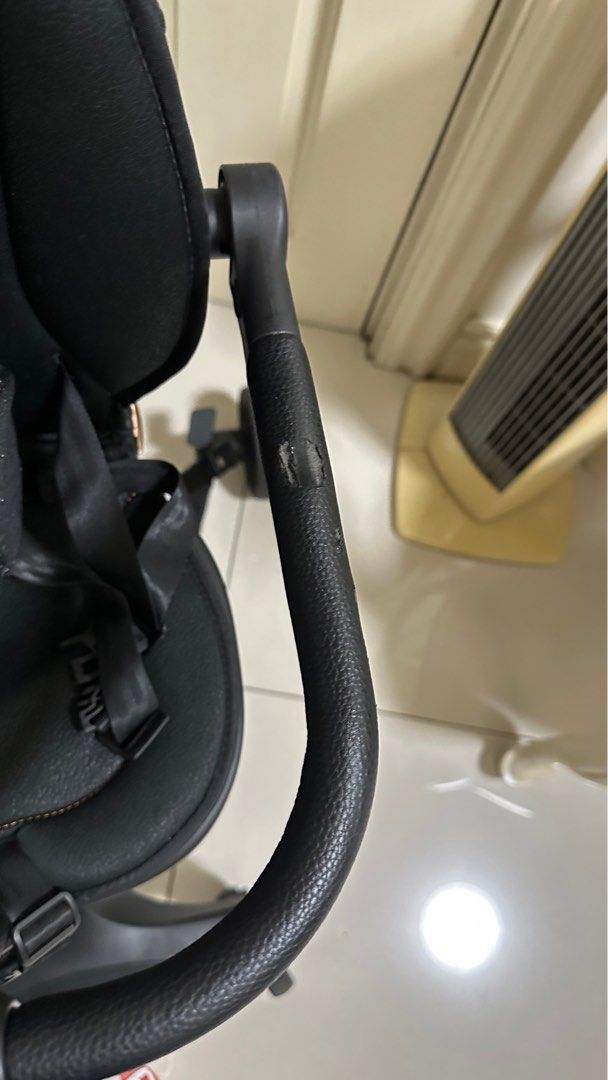 Baby Push Chair (Category: Strollers) located in Quezon City. Submitted by debbiejaneang (Listing ID 1393782573, Image 2). Description: .