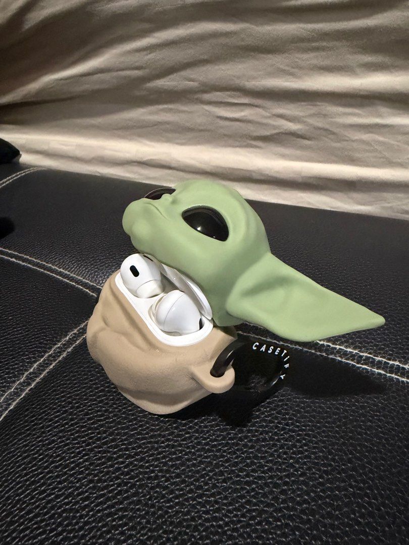 Casetify Star Wars / The Mandalorian Grogu Collectible AirPods Pro