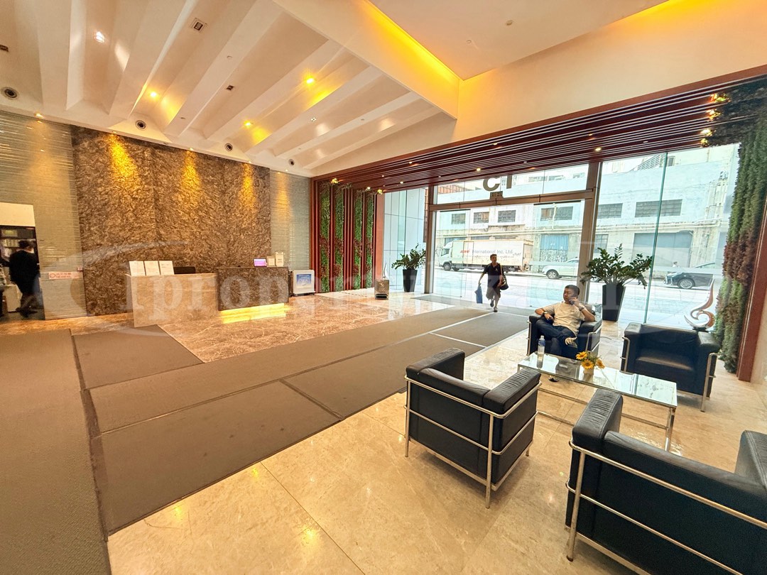 ⬆️觀塘牛頭角站2分鐘地鐵站-全層12000尺-甲級寫字樓💎高質量工程設計+位置優越+租戶多為科技公司及香港本地學府💎64121551200513112