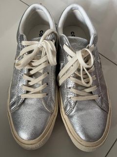 (Category: ) located in . Submitted by sneakerboy22 (Listing ID 1393689041, Image 1). Description: .