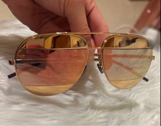 (Category: ) located in . Submitted by aa_decluttering (Listing ID 1393678172, Image 1). Description: .