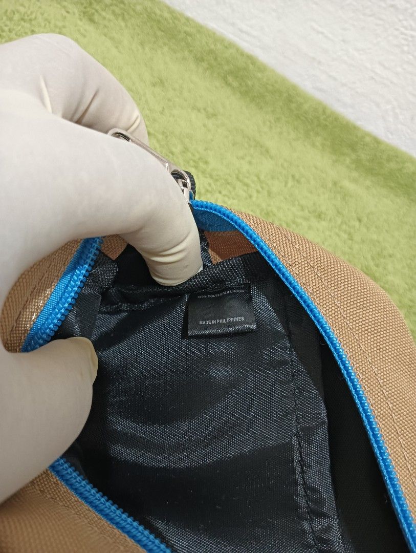Gregory cross body bag/waist bag (Category: Sling Bags) located in Balamban. Submitted by doblas123 (Listing ID 1393711653, Image 3). Description: small size no flaws.