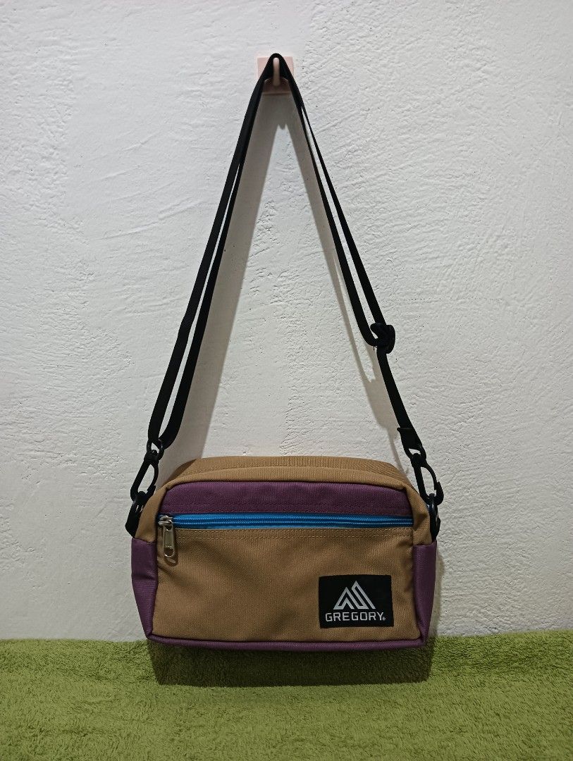 Gregory cross body bag/waist bag (Category: Sling Bags) located in Balamban. Submitted by doblas123 (Listing ID 1393711653, Image 1). Description: small size no flaws.