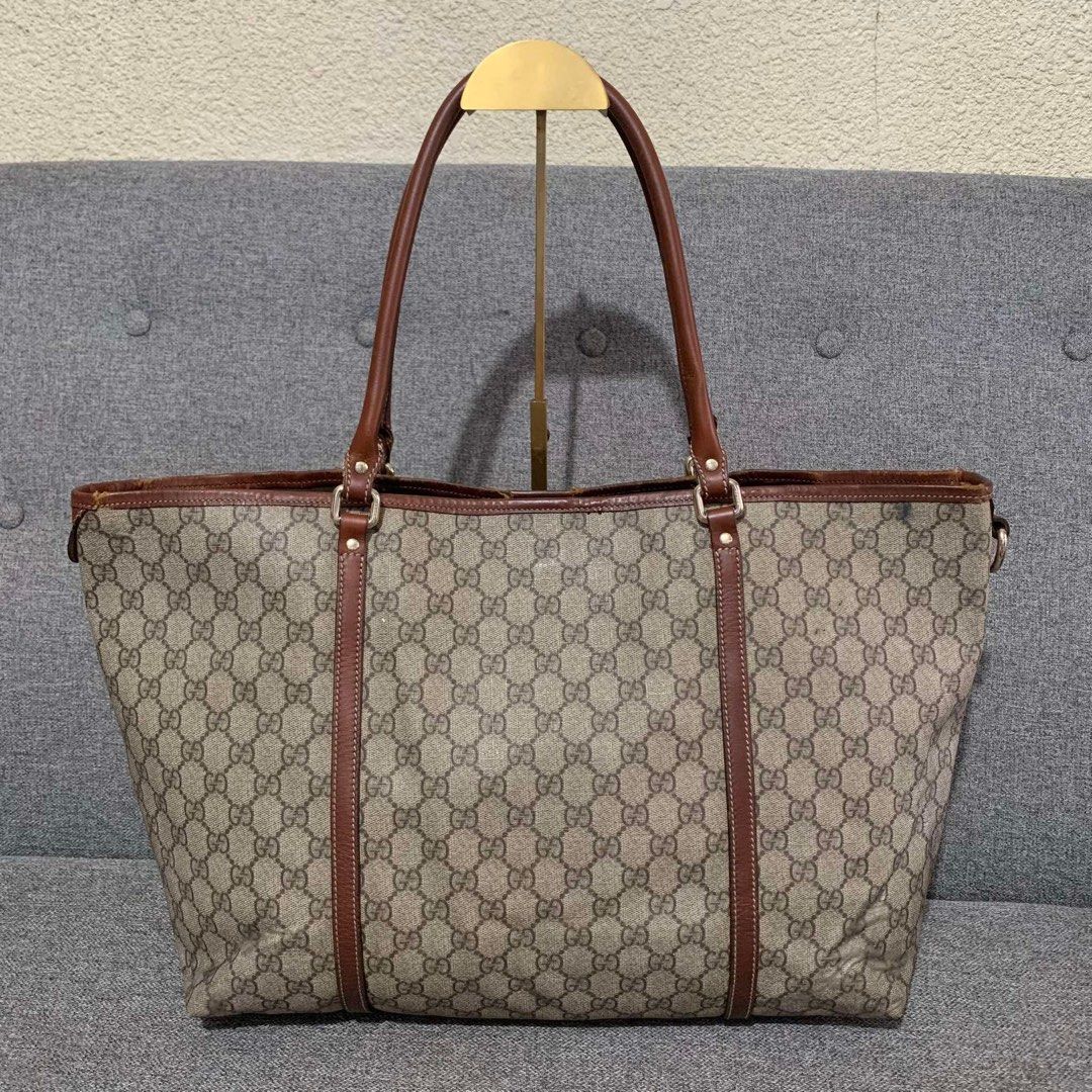 GUCCI PROJECT BAG (Category: Luxury Bags & Wallets) located in Madrid. Submitted by jhunaceee (Listing ID 1393715082, Image 2). Description: CHANGE LANG SA LIPS OK NA 💯ORIG BAG ONLY.