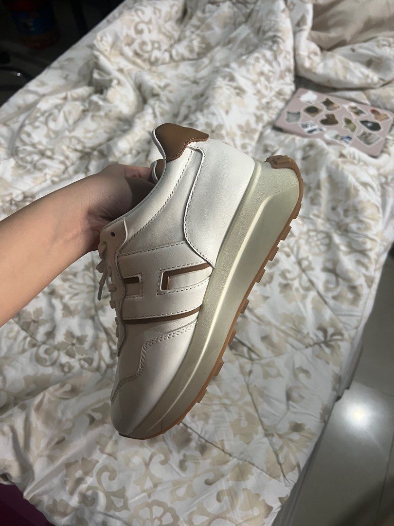 Hogan Lace-Up Sneakers (EU 40) (Category: Sneakers) located in Las Pinas. Submitted by blt.declutter (Listing ID 1393711965, Image 3). Description: bought in SG used less than 5x price is nego!.