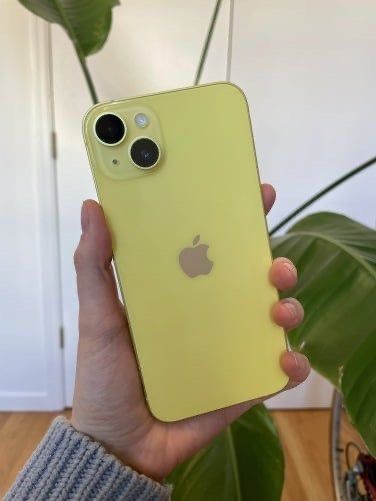 Iphone 14 (Category: iPhone 14 Series) located in Taguig. Submitted by tidytitan (Listing ID 1393809447, Image 1). Description: 128 gb Open line Can be dual sim Esim and physical sim .