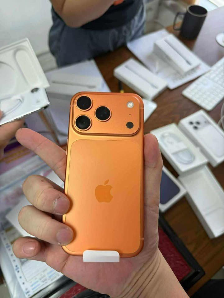 iPhone 17 Pro Max (Category: iPhone 17 Series) located in Manila. Submitted by whitemocha98 (Listing ID 1393767594, Image 3). Description: iPhone 17 Pro Max Brandnew Available: 256gb 512gb 1TB 2TB .