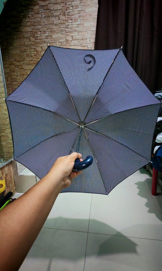 Japan surplus folding umbrella (Category: Umbrellas) located in Quezon City. Submitted by plantcorner (Listing ID 1393709358, Image 2). Description: .