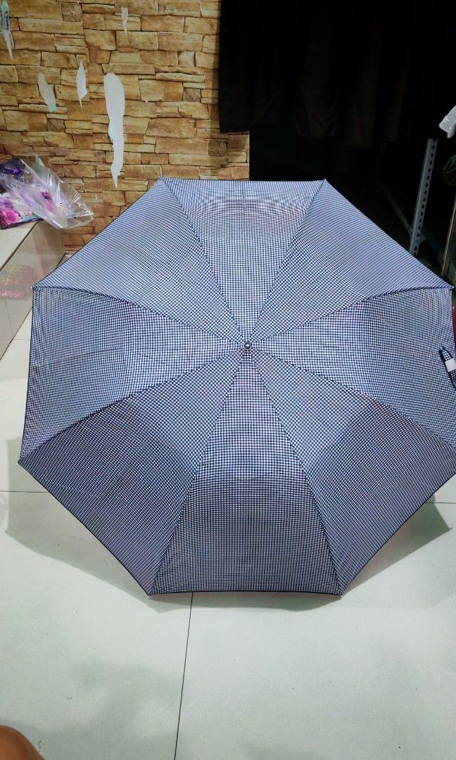 Japan surplus folding umbrella (Category: Umbrellas) located in Quezon City. Submitted by plantcorner (Listing ID 1393709358, Image 1). Description: .